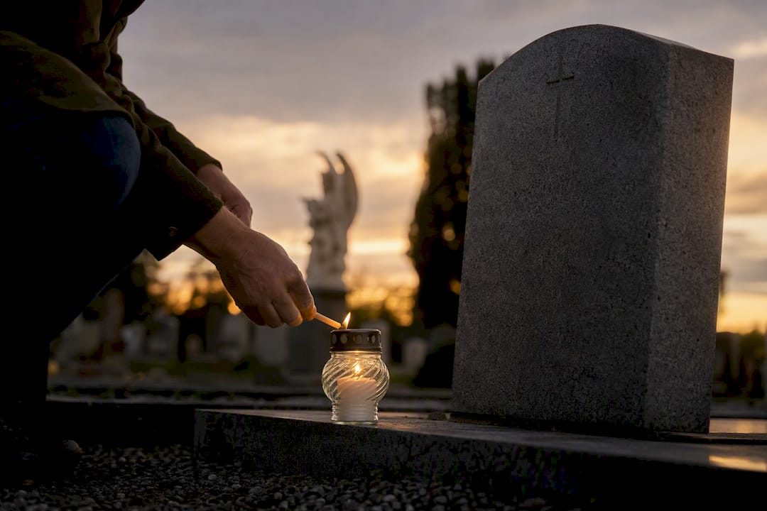 How to Find a Veteran Memorial Page and Honor Their Service